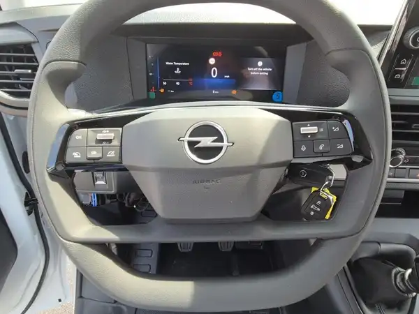 OPEL VIVARO (9/15)