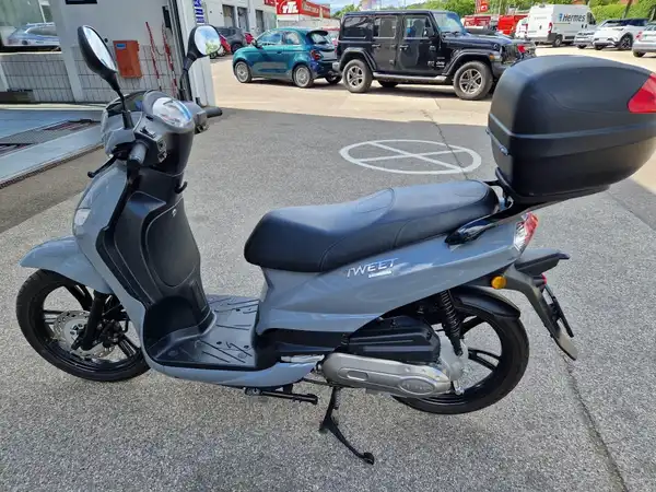 PEUGEOT TWEET 50 (1/10)