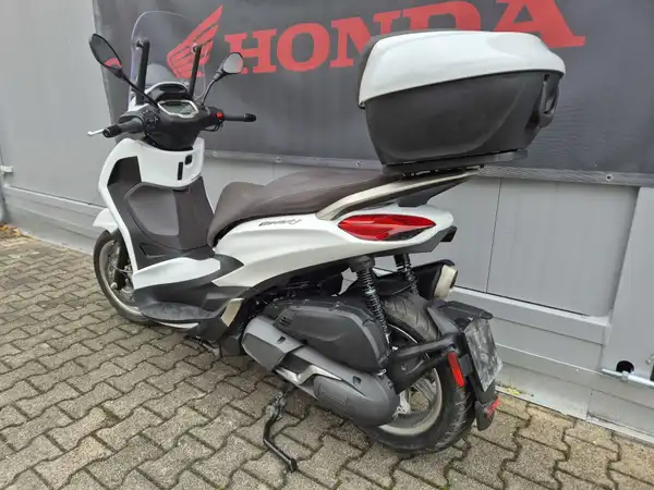 PIAGGIO BEVERLY (3/7)