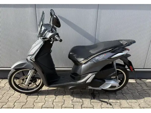 PIAGGIO LIBERTY (1/8)