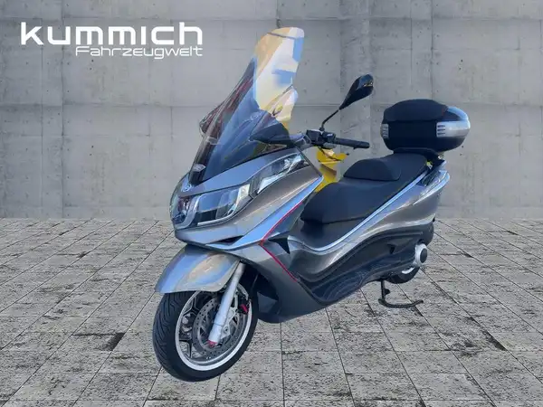 PIAGGIO X10 (1/12)