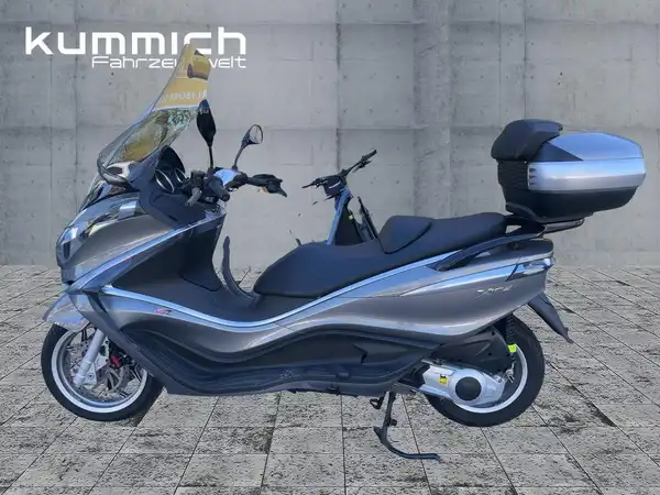 PIAGGIO X10 (2/12)