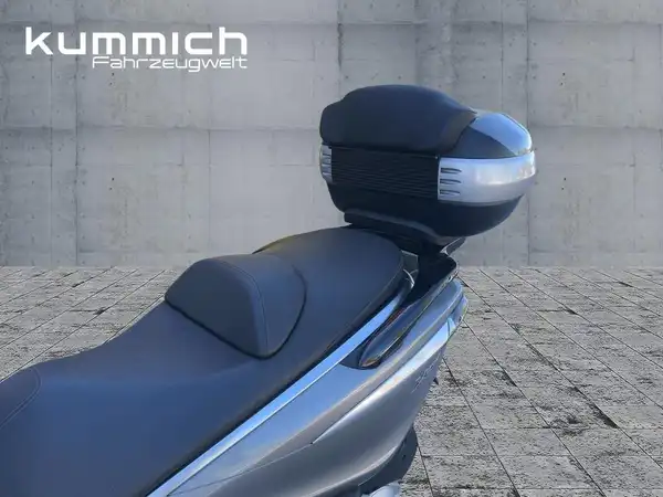 PIAGGIO X10 (9/12)