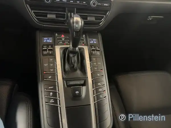 PORSCHE MACAN (14/16)