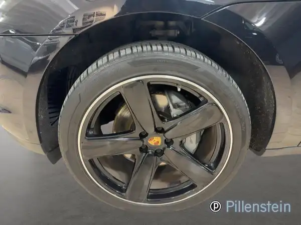 PORSCHE MACAN (6/16)