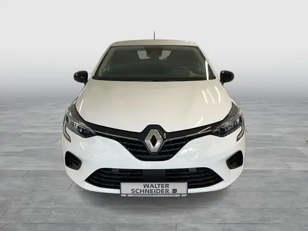 RENAULT CLIO (8/17)