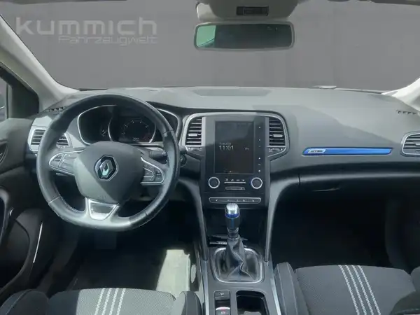 RENAULT MEGANE (8/15)