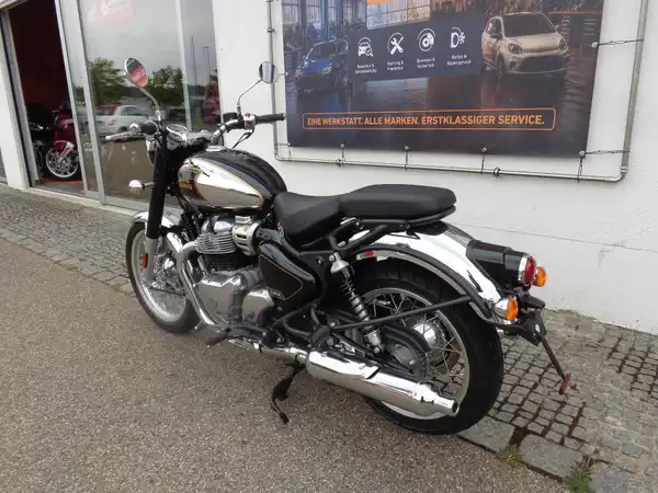 ROYAL ENFIELD CLASSIC 650 (3/7)