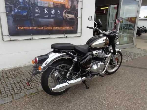 ROYAL ENFIELD CLASSIC 650 (6/7)