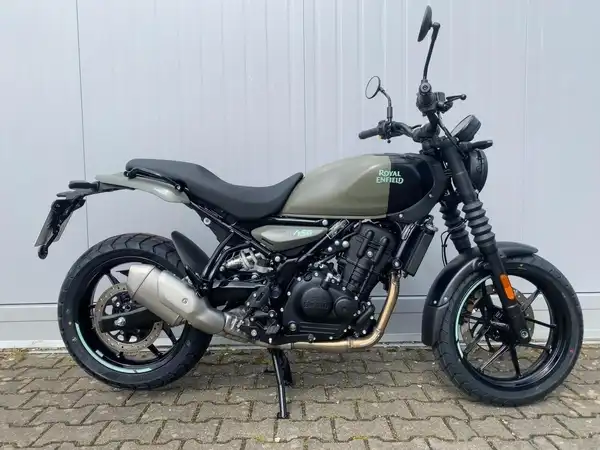 ROYAL ENFIELD GUERILLA 450 (4/7)