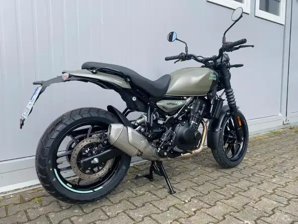 ROYAL ENFIELD GUERILLA 450 (5/7)