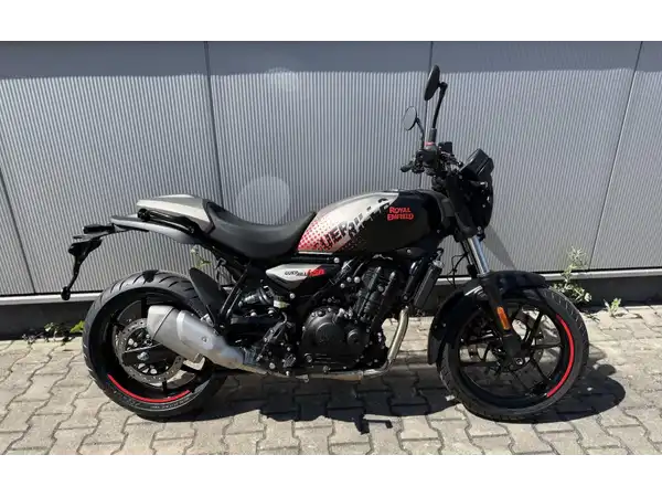 ROYAL ENFIELD GUERILLA 450 (4/7)