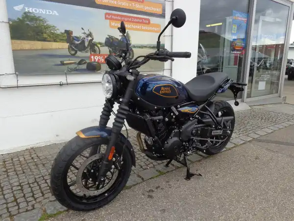 ROYAL ENFIELD GUERILLA 450 (2/7)