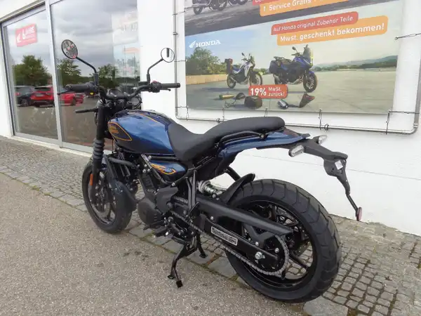ROYAL ENFIELD GUERILLA 450 (3/7)