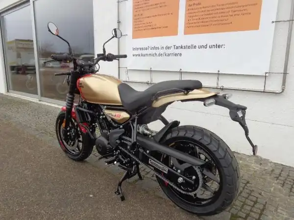 ROYAL ENFIELD GUERILLA 450 (3/7)