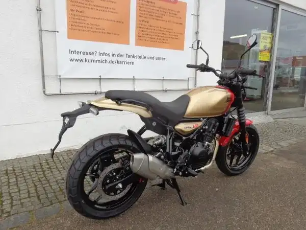 ROYAL ENFIELD GUERILLA 450 (5/7)