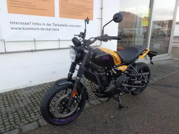 ROYAL ENFIELD GUERILLA 450 (2/8)