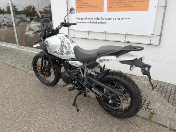 ROYAL ENFIELD HIMALAYAN 450 (3/8)