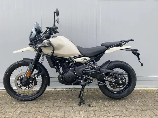 ROYAL ENFIELD HIMALAYAN 450 (1/7)