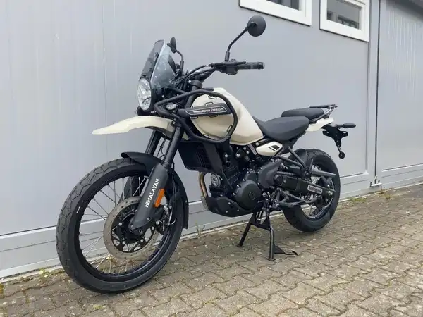 ROYAL ENFIELD HIMALAYAN 450 (2/7)