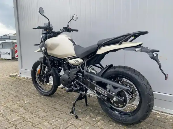 ROYAL ENFIELD HIMALAYAN 450 (3/7)