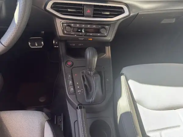 SEAT ARONA (14/18)