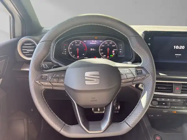 SEAT ARONA (9/18)