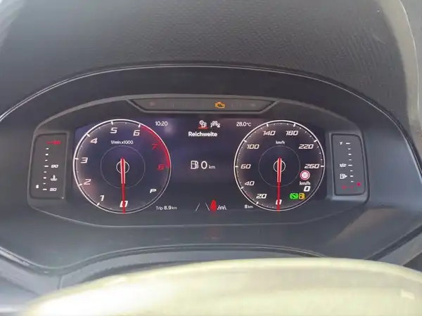 SEAT ARONA (10/18)