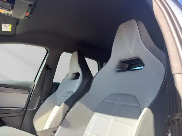 SEAT ARONA (17/19)