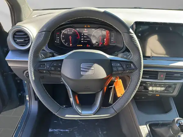 SEAT ARONA (9/16)