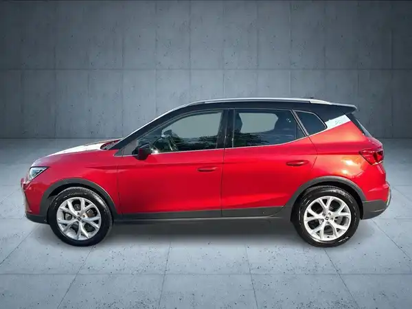 SEAT ARONA (2/21)