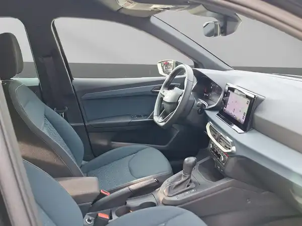 SEAT ARONA (17/25)