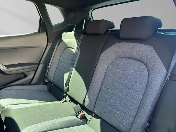 SEAT ARONA (12/16)