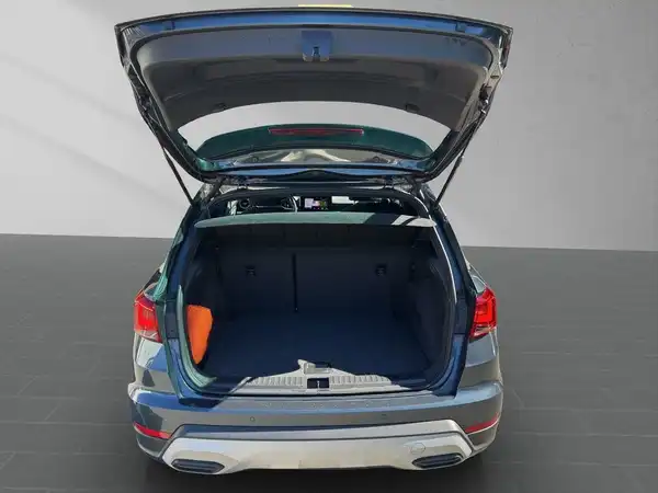 SEAT ARONA (15/16)