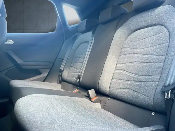 SEAT ARONA (12/17)