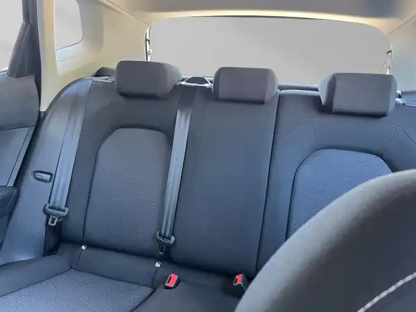 SEAT ARONA (13/19)