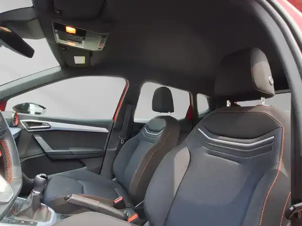 SEAT ARONA (16/18)