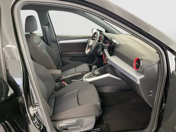 SEAT ARONA (13/20)