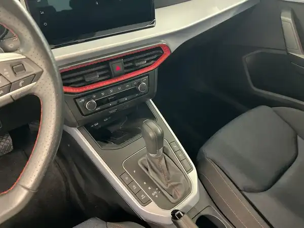 SEAT ARONA (17/20)