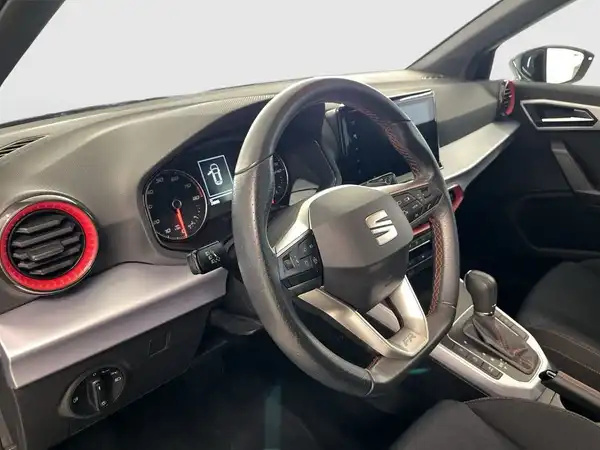 SEAT ARONA (18/20)