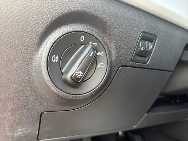 SEAT IBIZA (23/25)