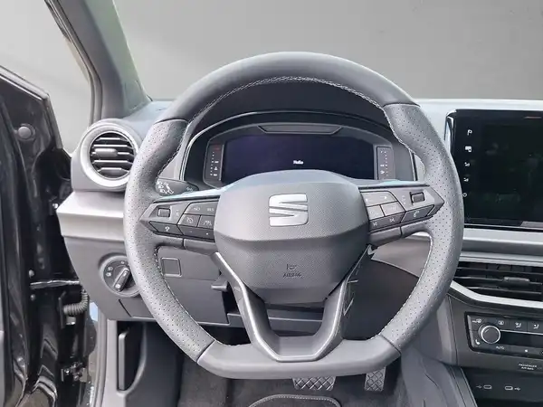 SEAT IBIZA (9/18)