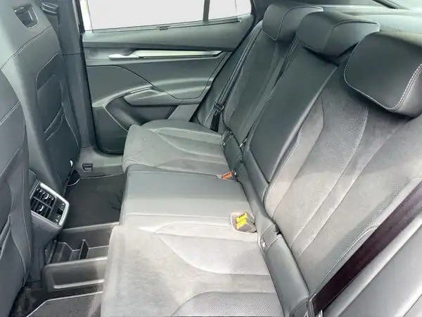 ŠKODA ENYAQ iV (12/16)