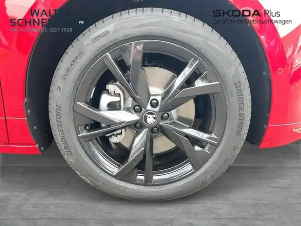ŠKODA ENYAQ iV (7/18)