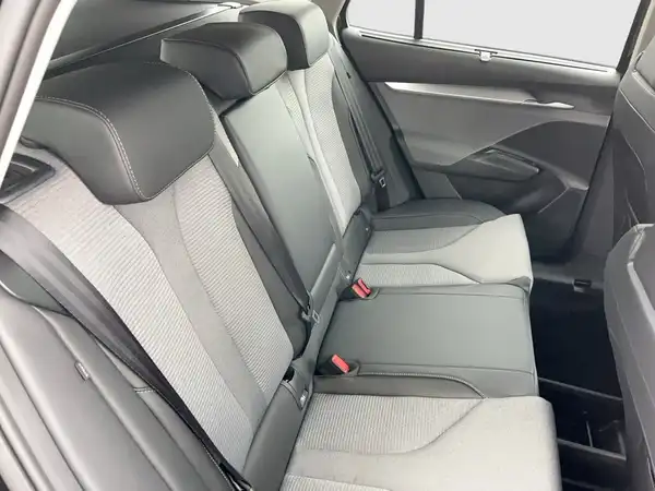 ŠKODA ENYAQ iV (15/18)