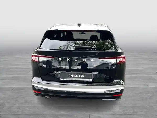 ŠKODA ENYAQ iV (4/18)