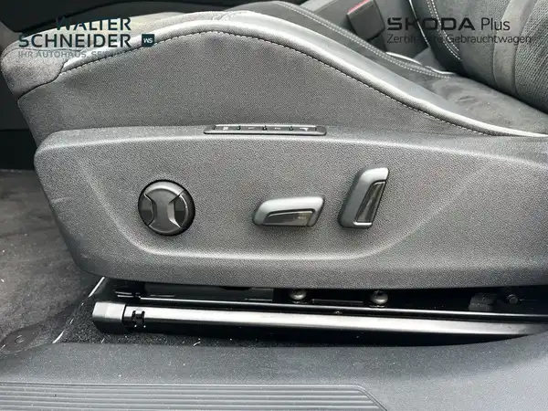 ŠKODA ENYAQ iV (15/18)
