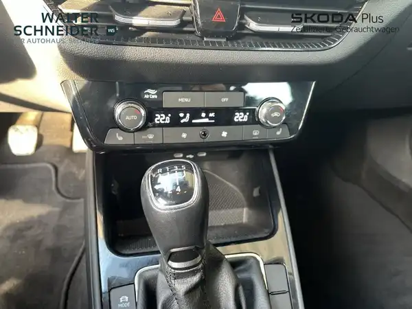 ŠKODA FABIA (15/16)
