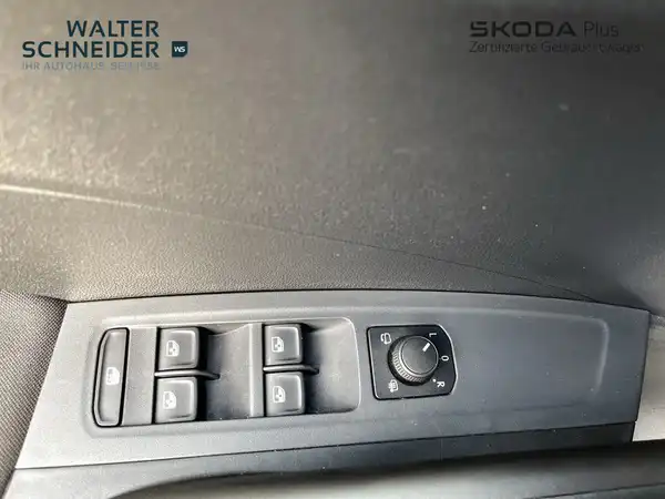 ŠKODA FABIA (17/21)