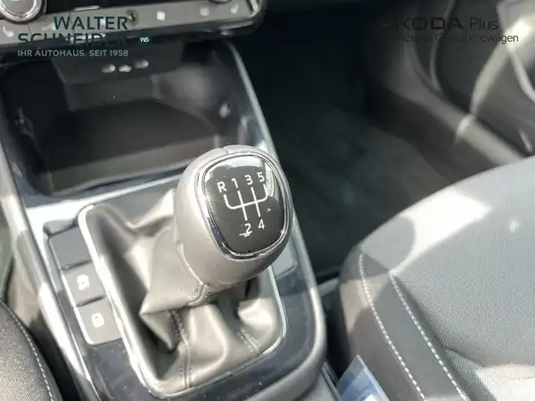 ŠKODA FABIA (23/26)